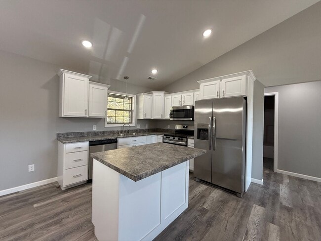 Building Photo - New Construction - 3 bedroom, 2 bath home for lease outside Poplar Bluff