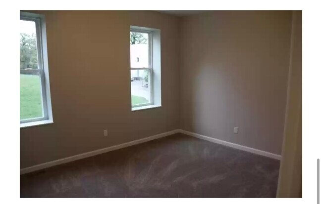 Building Photo - 3564 Van Antwerp Pl