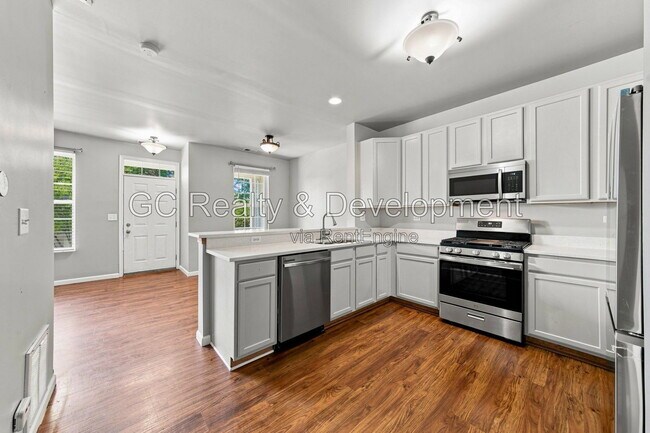 Building Photo - 203 Springbrook Trail S