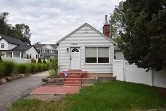 Building Photo - Secluded 4 Bed Holladay Home in Quiet Neighborhood with Mountain Views!!
