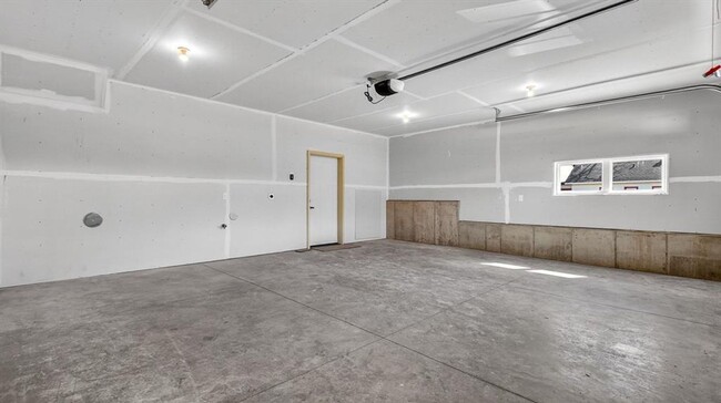 Building Photo - 1468-1521 Planert Place