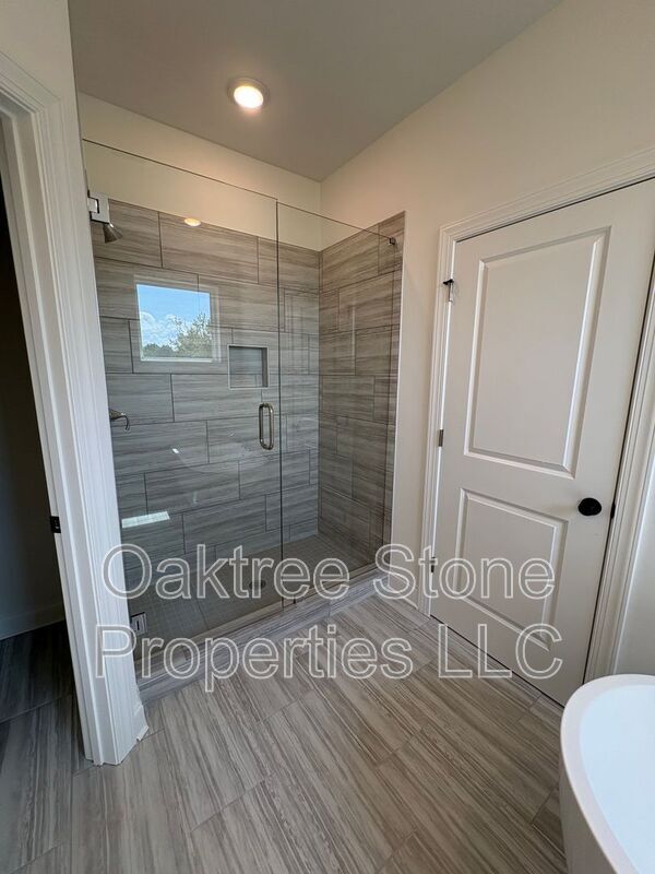 Building Photo - 634 Grove Glen Ct