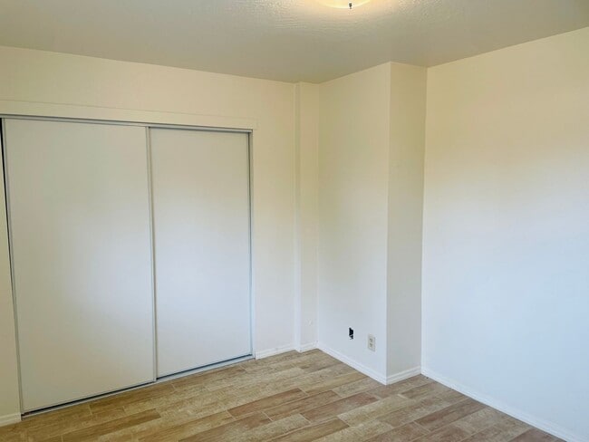 Building Photo - 185 Sierra Rd