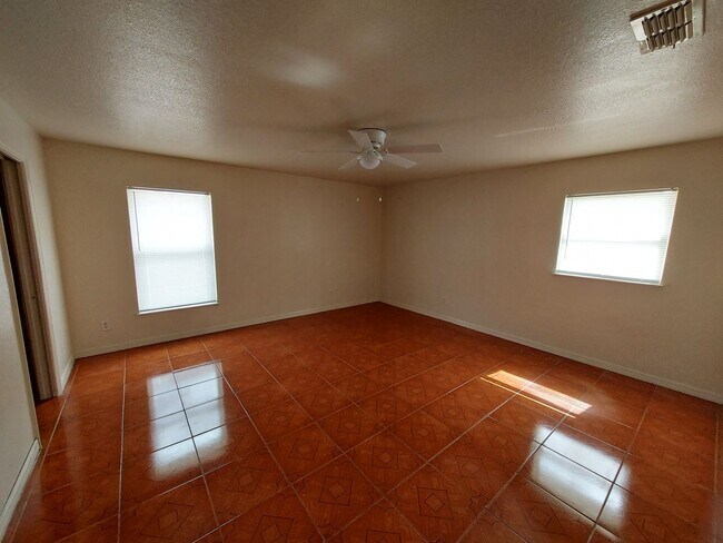 Building Photo - 14431 SW 32nd Terrace Rd