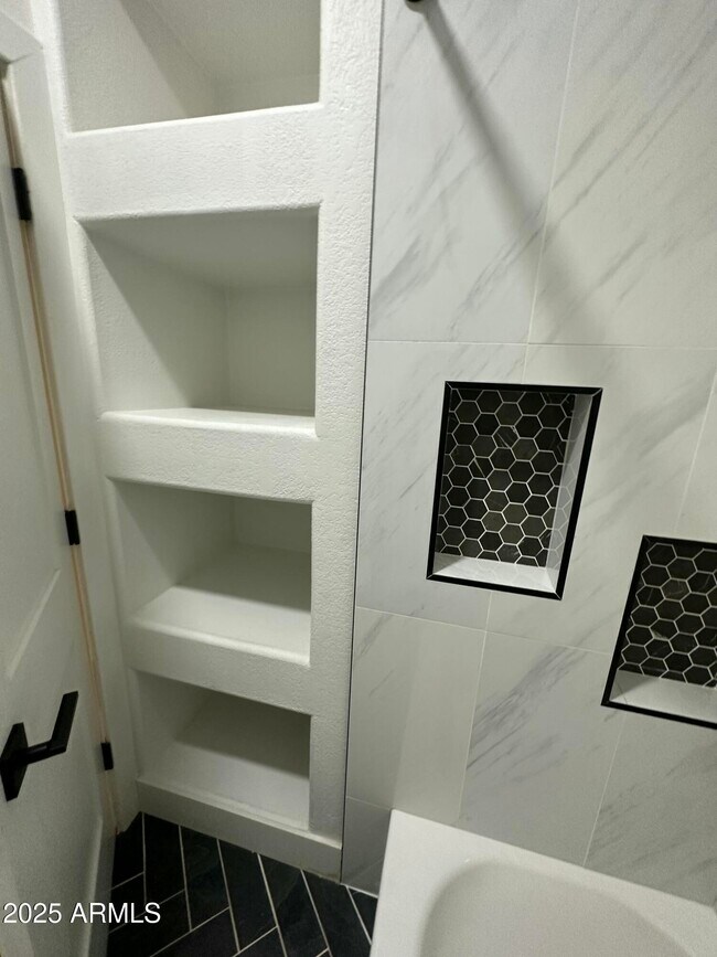 Building Photo - 3533 E Flower St