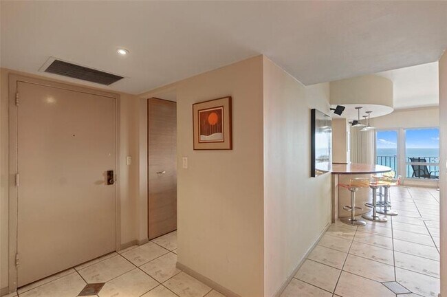 Building Photo - 4900 N Ocean Blvd
