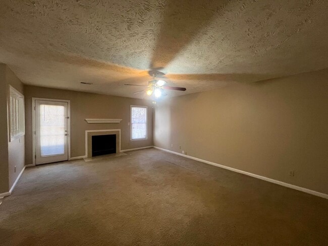 Building Photo - 2857 Chillingworth Dr