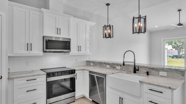 Building Photo - Stunning New Construction Villa for Rent Near Lake John