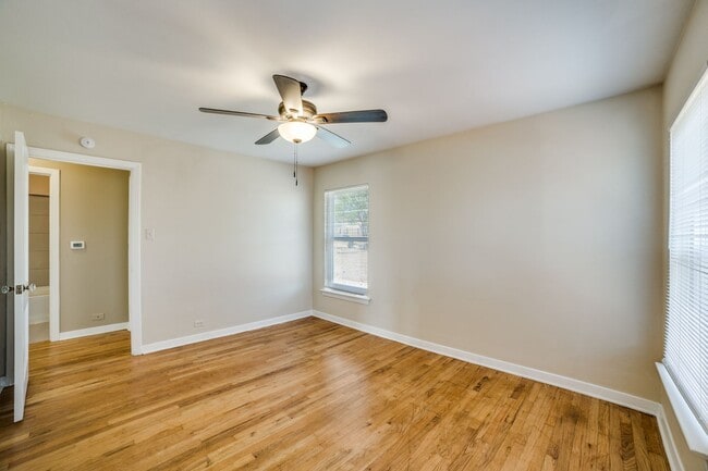 Building Photo - CHARMING MID-CENTURY HOME IN DELLVIEW