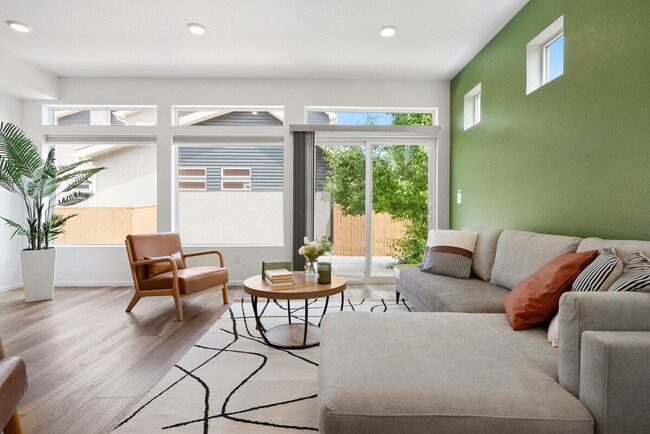 Building Photo - 10280 Yampa St