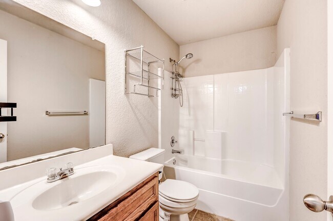 Building Photo - 3409 Lorena Dr