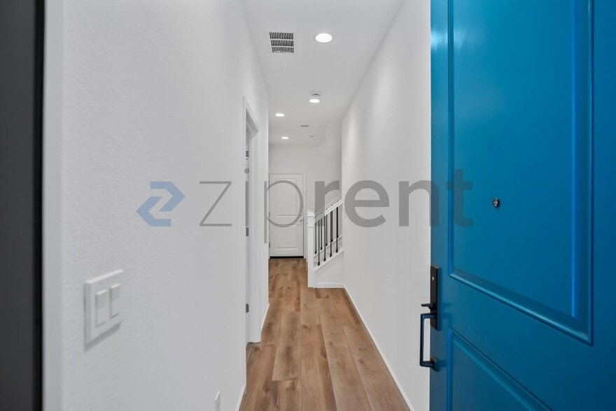 Building Photo - 6165 Raven Ave