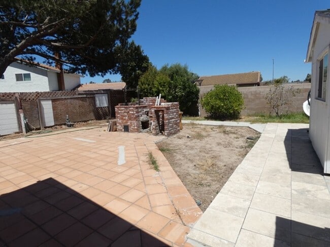Building Photo - Single Story 2 Bedroom 2 Bath Casita Utilities Included