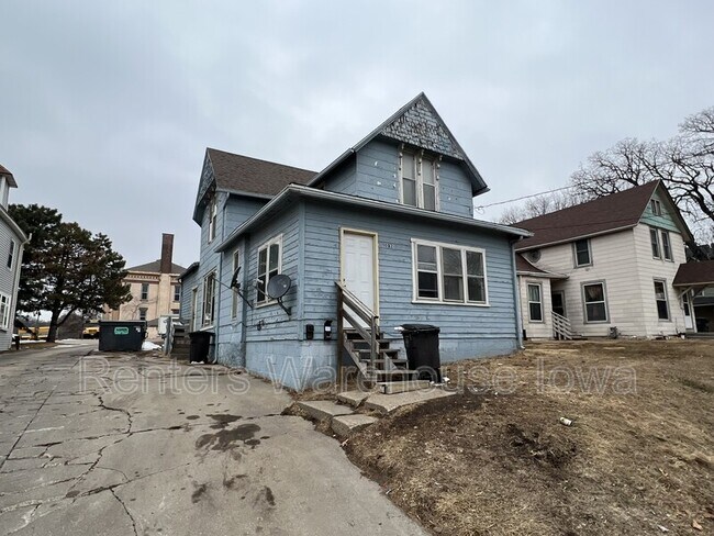 Building Photo - 1032 22nd St