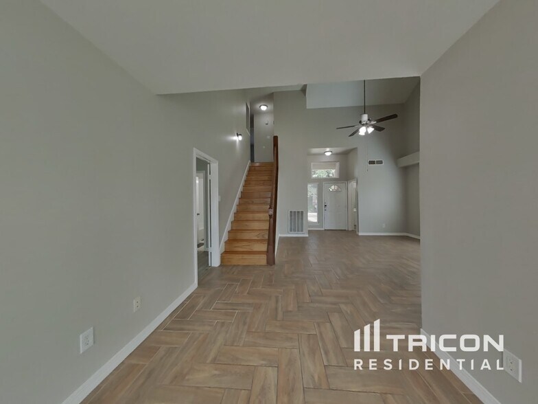Building Photo - 13603 Lynnville Dr