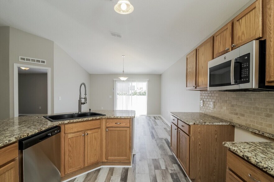 Building Photo - 2114 Nicollett Way