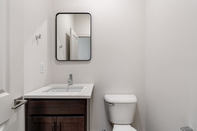 Building Photo - 468-470 E. 2nd Ave