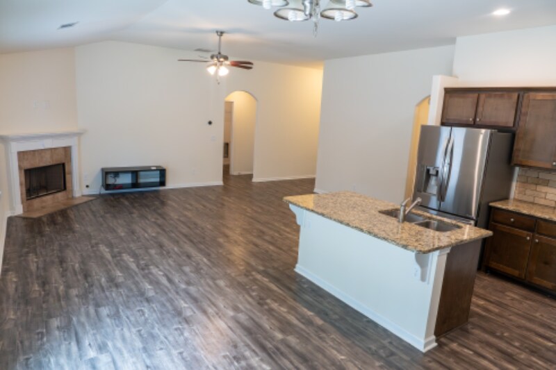 Building Photo - 2026 Jessica Dr