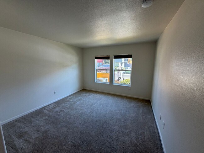 Building Photo - 10847 Wraysbury Way