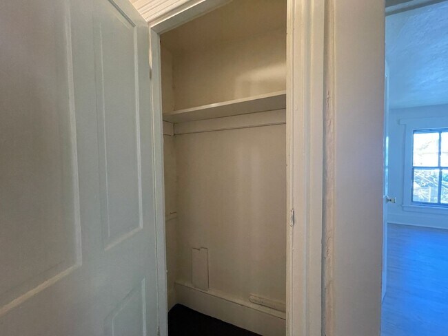 Building Photo - Adorable 3 Bedroom Twin FOR RENT in Millville NJ $1600