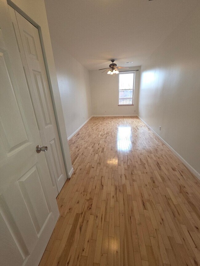 Building Photo - 3134 Arsenal St