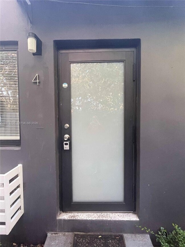 Building Photo - 760 NE 122nd St