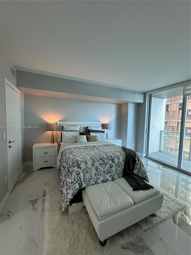 Building Photo - 55 SE 6th St