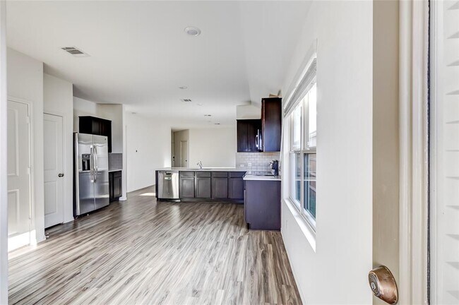 Building Photo - 545 Greatest Gift Wy