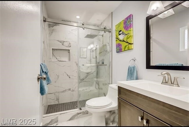 Building Photo - 4255 Hazelcrest Dr