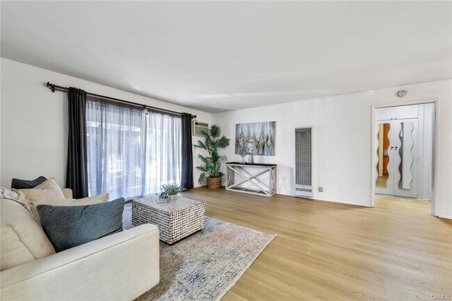 Building Photo - 11138 Aqua Vista St