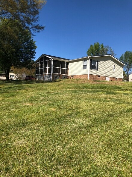Building Photo - 1305 Ewing Dr