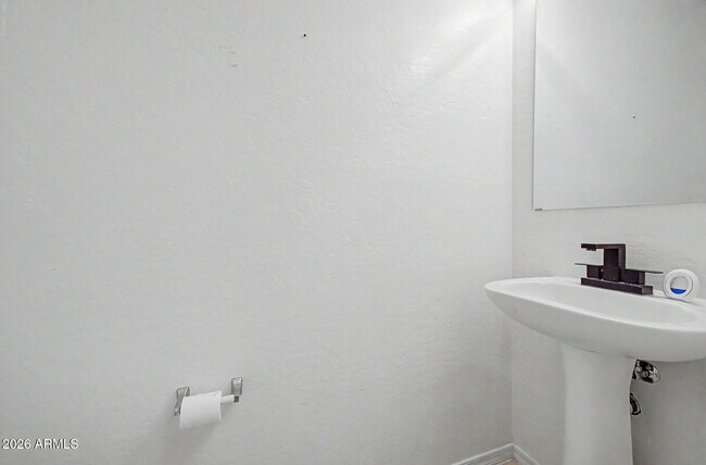 Building Photo - 3119 W Pleasant Ln