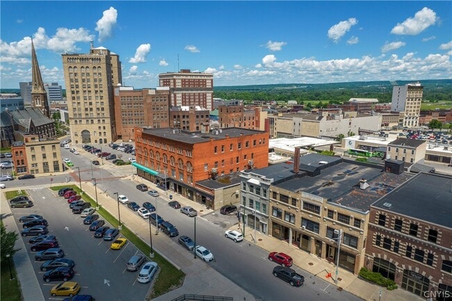 Building Photo - 221 Elizabeth St