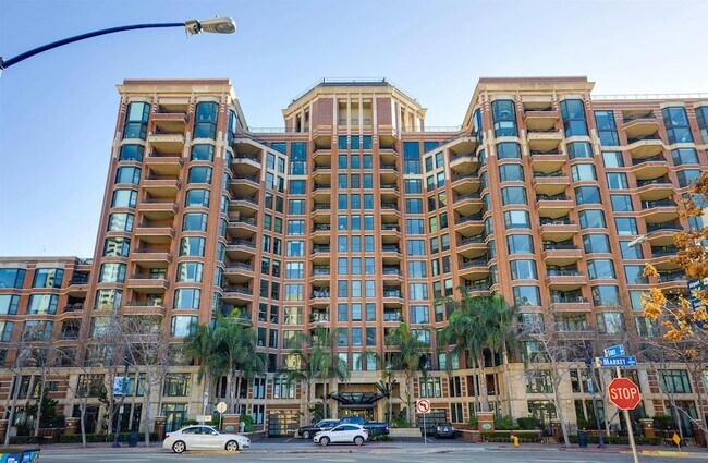 Building Photo - 500 W Harbor Dr