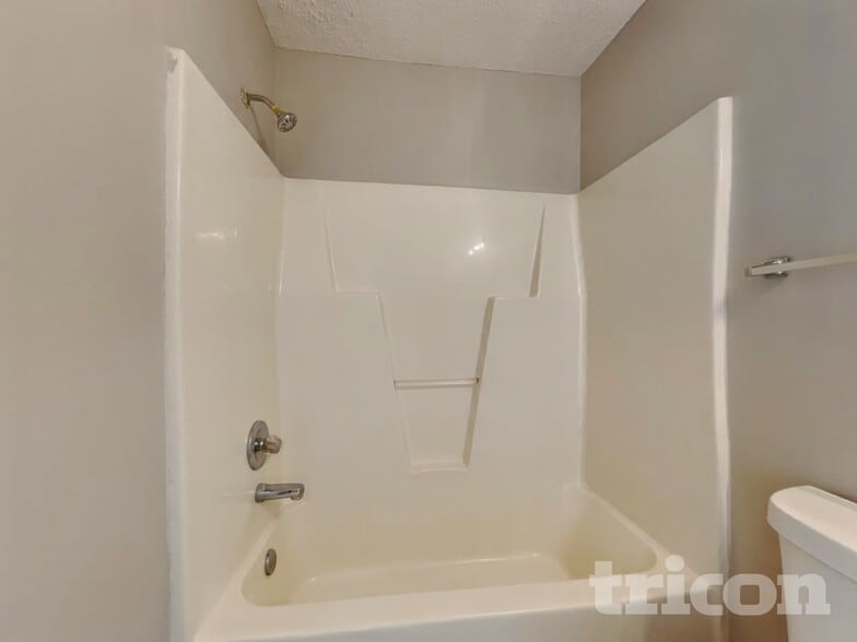 Building Photo - 713 Ilex Ct