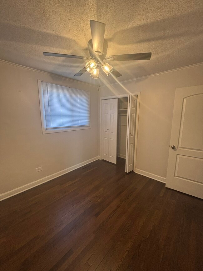 Building Photo - 14311 Woodlawn Ave