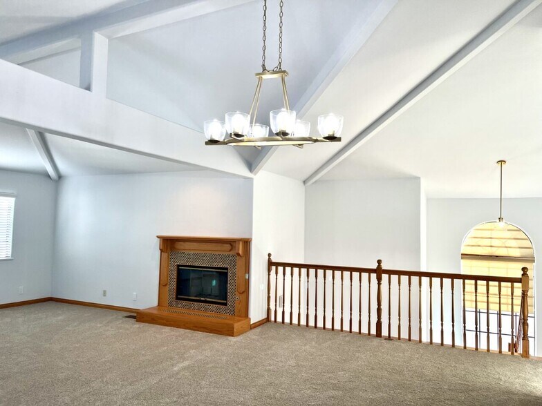 Building Photo - 107 S Lucia Ave