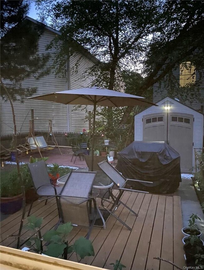 Building Photo - 6 Taconic St