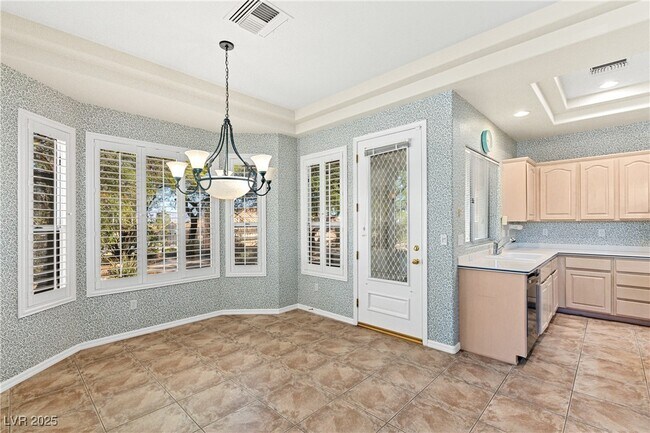 Building Photo - 10548 Findlay Ave