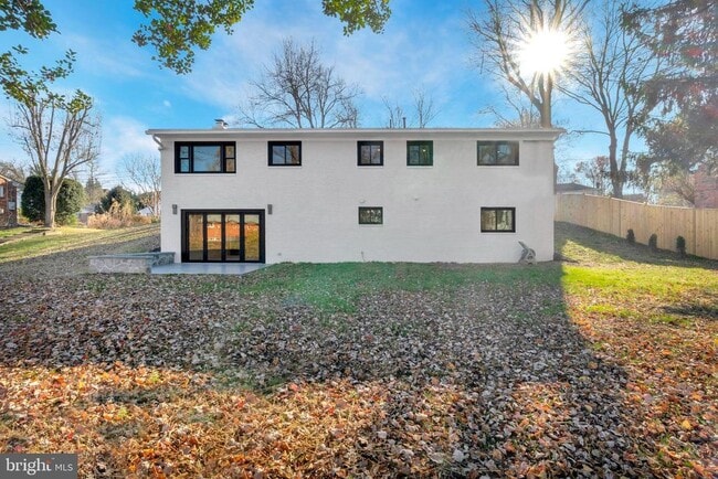 Building Photo - 6810 Weaver Ave