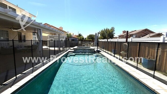 Building Photo - 12988 Claremont Ct