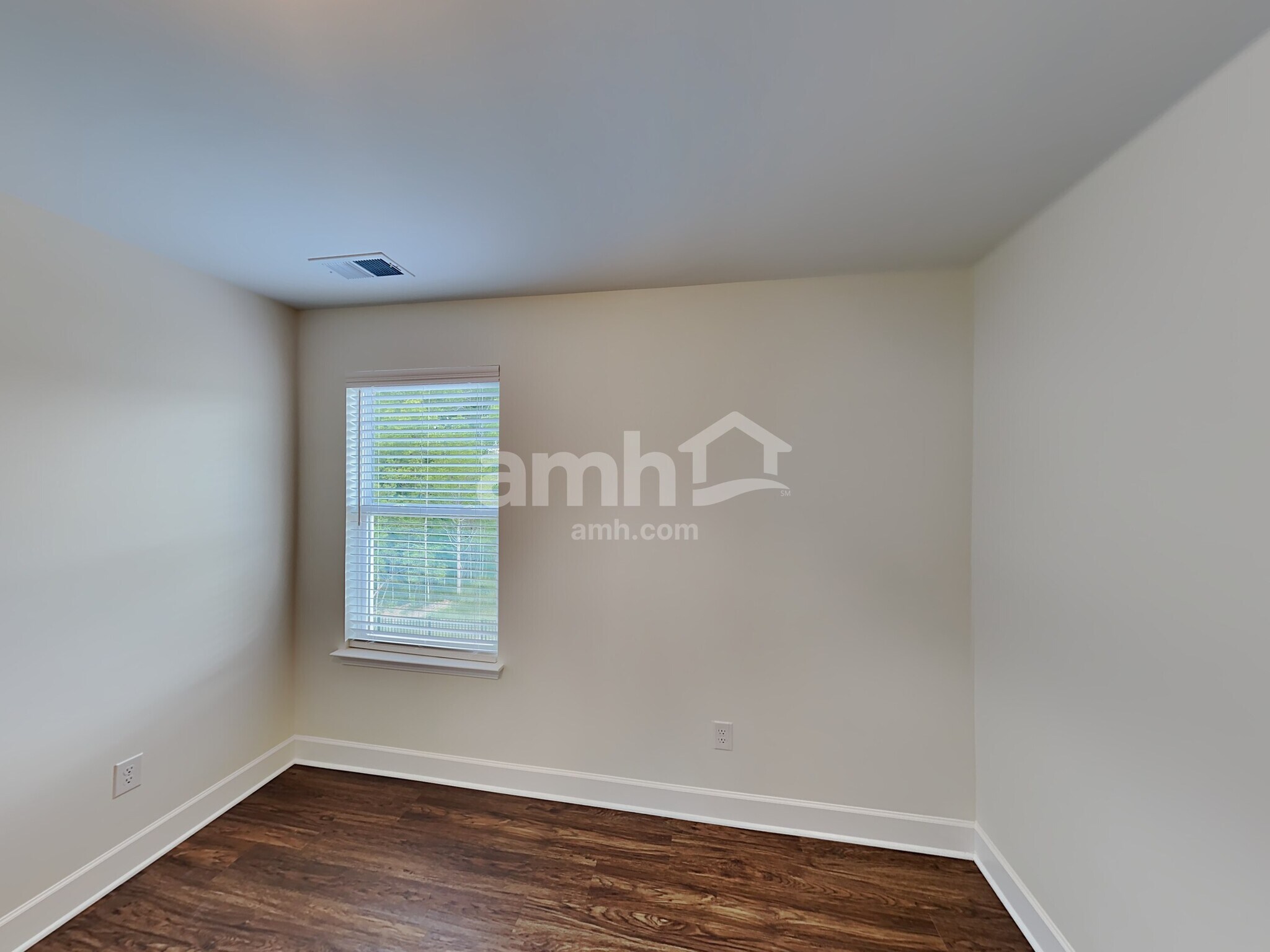Building Photo - 4521 Tarpon Dr