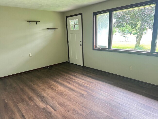 Building Photo - 3574-3576 Kidron Road