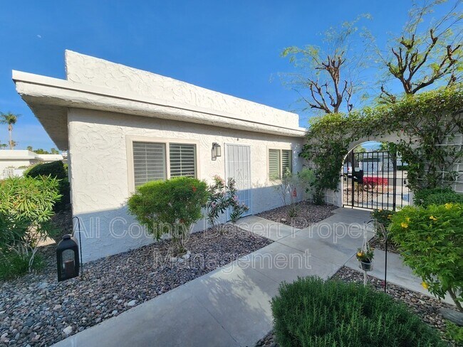 Building Photo - 760 E Cottonwood Rd