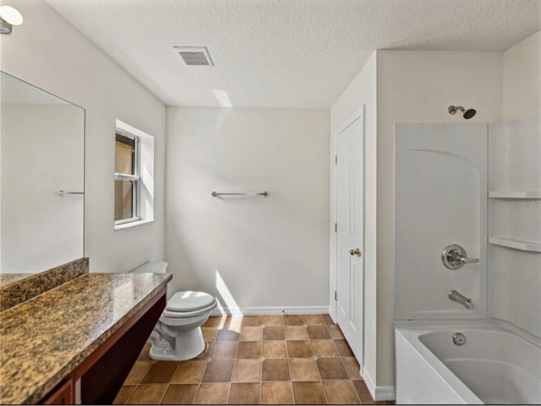 Building Photo - 143 Alfani St