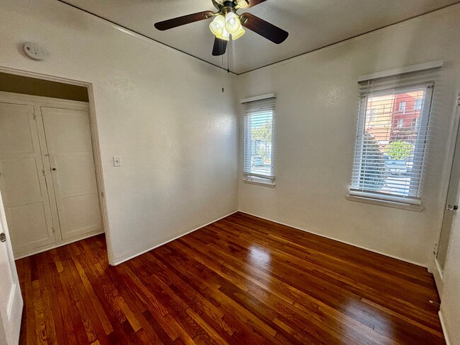 Building Photo - Large Private 1 Bed/ 1 Bath-Bankers Hill