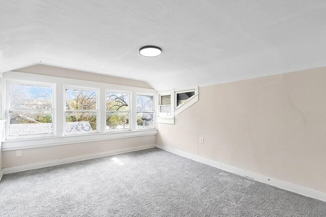 Building Photo - 244 S Volutsia Ave