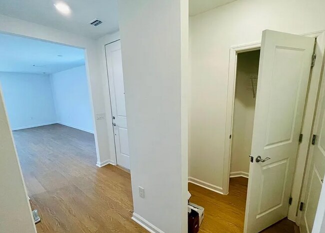 Building Photo - 27869 Solis Grande Dr