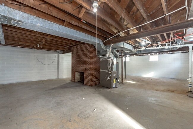 Building Photo - COMING SOON: Beautiful and Renovated Property in Raytown!