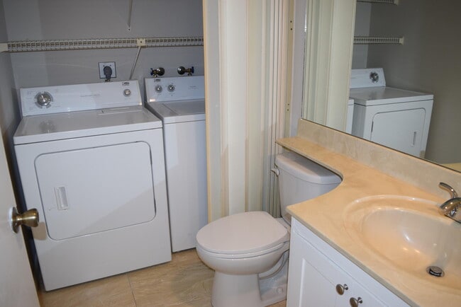 Building Photo - 5945 SE Windsong Ln